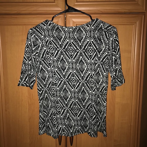 Boho Aztec Top - Picture 2 of 3